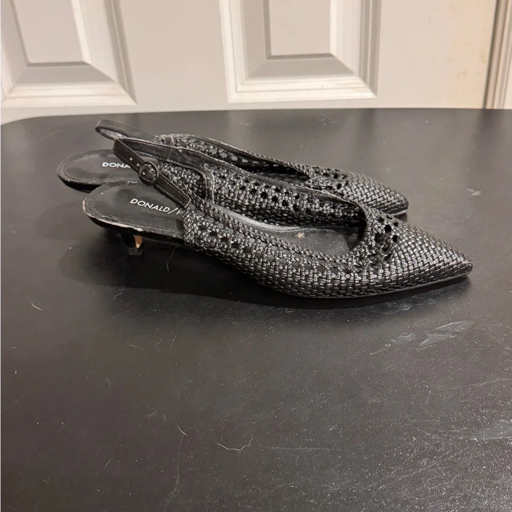 Donald J. Pliner Black slingback with Woven Texture kitten heel size 7